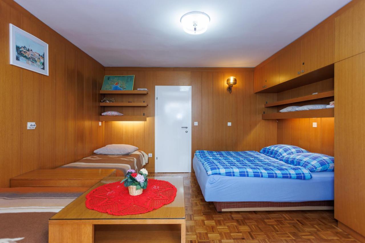 Apartments Pika Krk Town Bagian luar foto