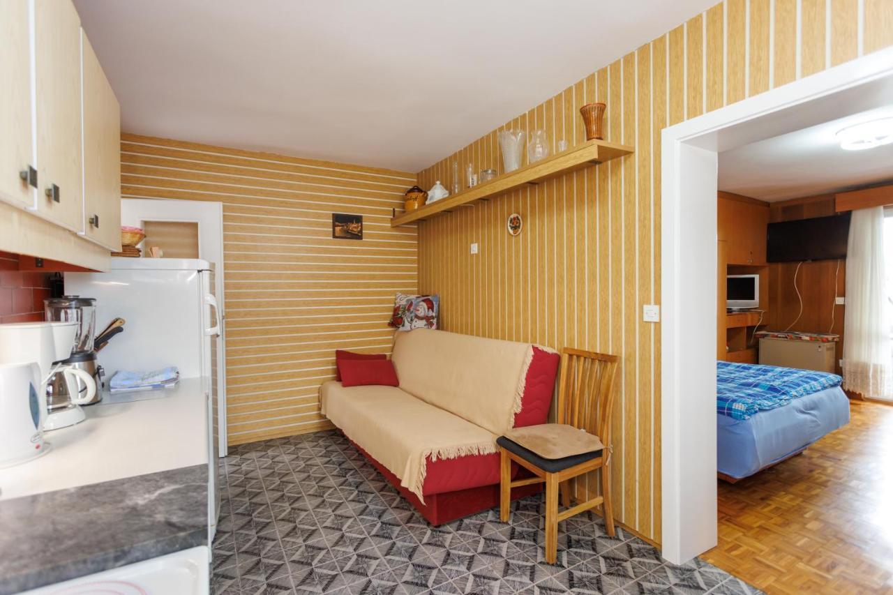 Apartments Pika Krk Town Bagian luar foto