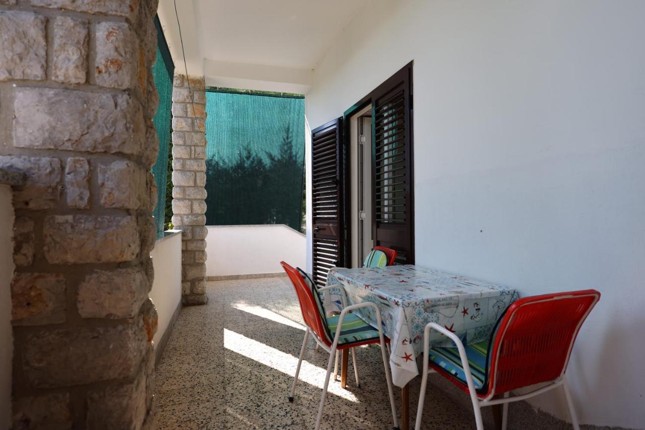 Apartments Pika Krk Town Bagian luar foto