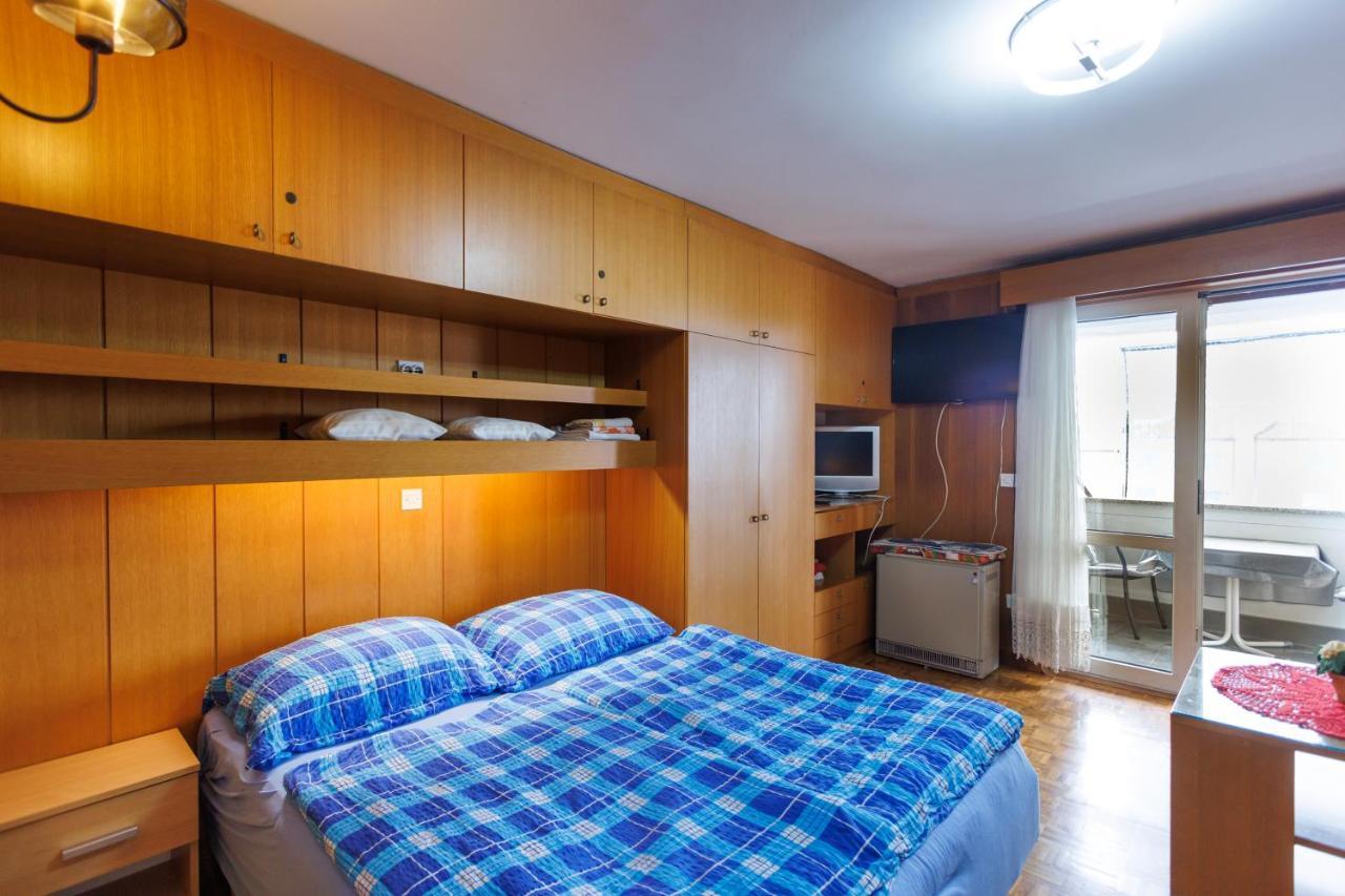 Apartments Pika Krk Town Bagian luar foto
